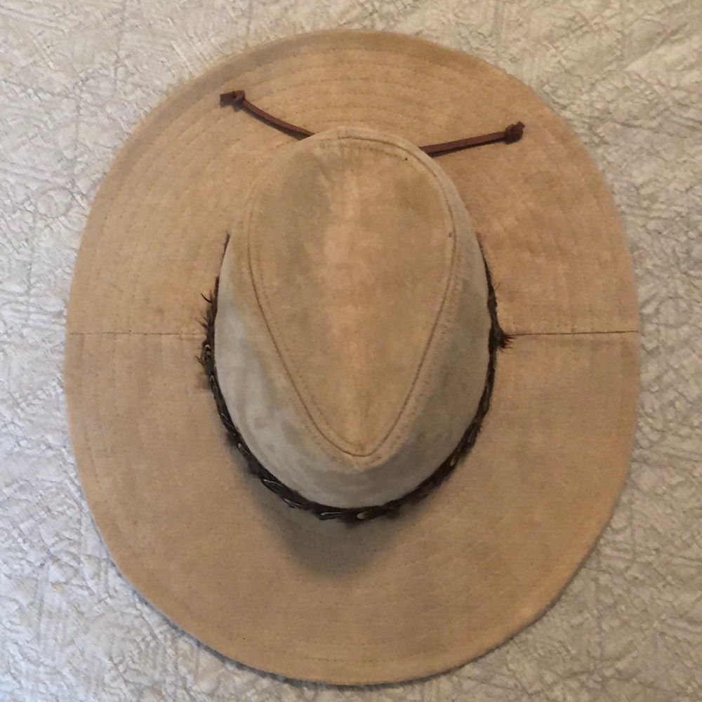 Brim hat with feather detail